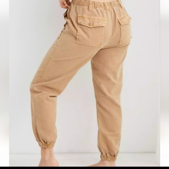 Aerie Women's Double Pocket Utility Jogger - Picture 2 of 10